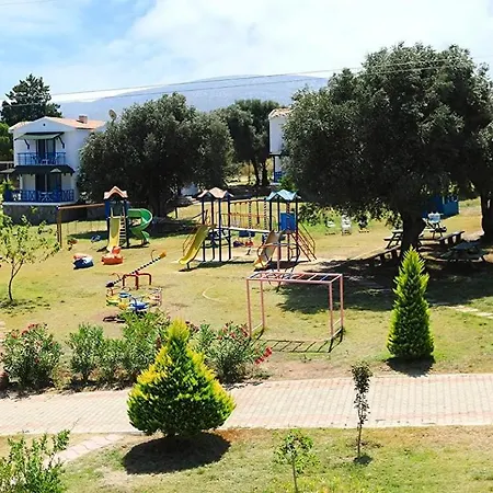 Akay Garden Family Club *